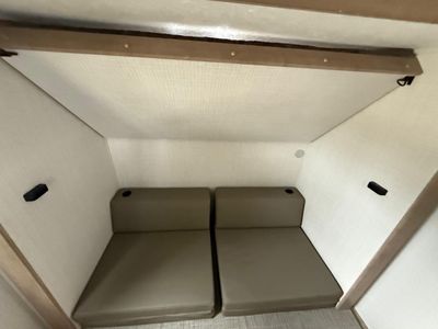 2025 Palomino SolAire - Photo 29