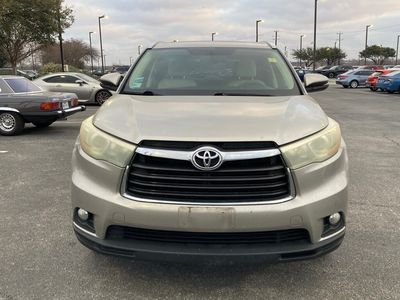 2015 Toyota Highlander — side profile view