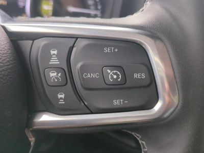 2025 Jeep Wrangler — photo 26 view