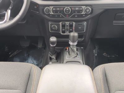 2025 Jeep Wrangler — photo 19 view