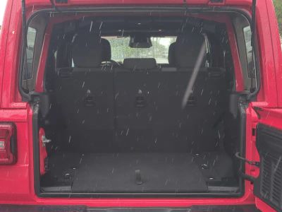 2025 Jeep Wrangler — photo 13 view