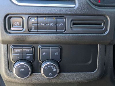 2022 Chevrolet Suburban - Photo 15