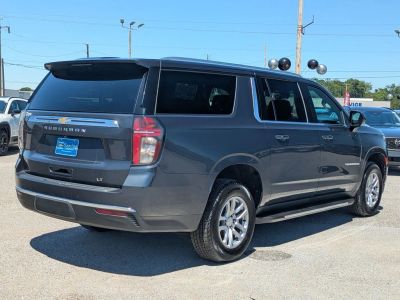2022 Chevrolet Suburban - Photo 5
