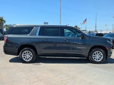 2022 Chevrolet Suburban - Photo 6