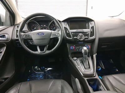 2015 Ford Focus Hatchback - Photo 4