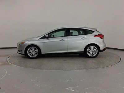 2015 Ford Focus Hatchback - Photo 2