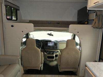 2026 Thor Motor Coach Pasadena SE - Photo 13