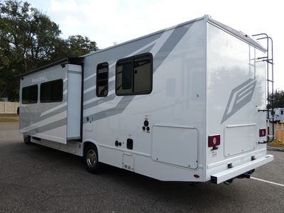 2026 Thor Motor Coach Pasadena SE - Photo 3