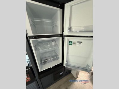 2025 Coachmen RV Apex Ultra-Lite - Photo 14