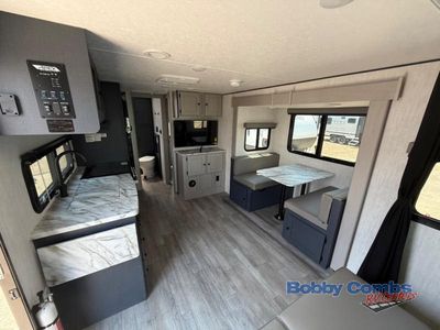 2025 Coachmen RV Apex Ultra-Lite - Photo 7