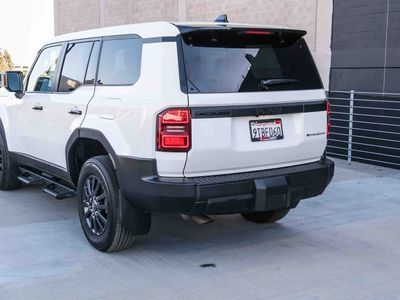 2025 Toyota Land Cruiser — photo 8 view