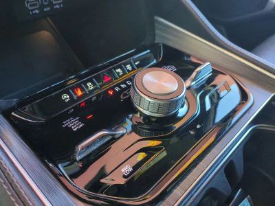 2024 Jeep Wagoneer L — photo 23 view