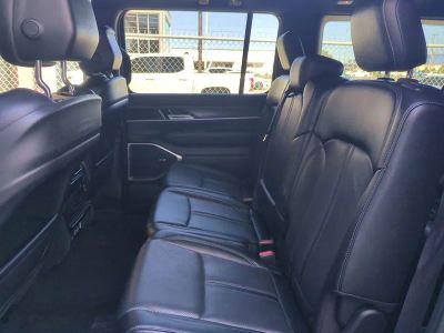 2024 Jeep Wagoneer L — photo 17 view