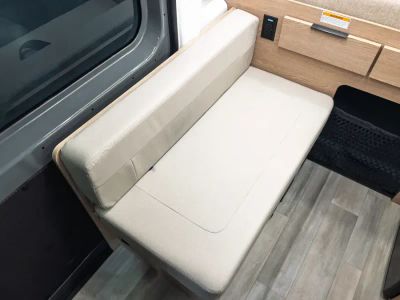 2027 Thor Motor Coach RIZE — photo 15 view