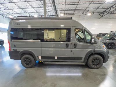 2027 Thor Motor Coach RIZE — photo 17 view