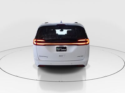 2025 Chrysler Pacifica - Photo 6