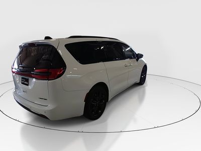 2025 Chrysler Pacifica - Photo 7
