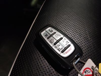 2025 Chrysler Pacifica - Photo 15