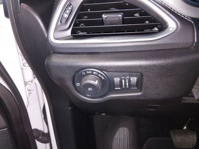 2025 Chrysler Pacifica - Photo 13