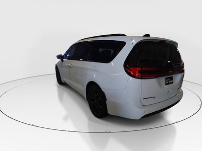 2025 Chrysler Pacifica - Photo 5