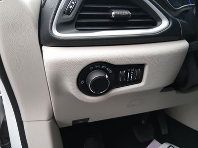2022 Chrysler Voyager - Photo 13