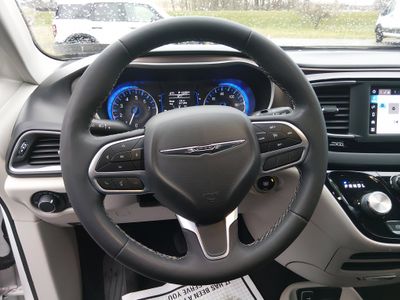 2022 Chrysler Voyager - Photo 12