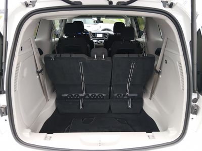 2022 Chrysler Voyager - Photo 11