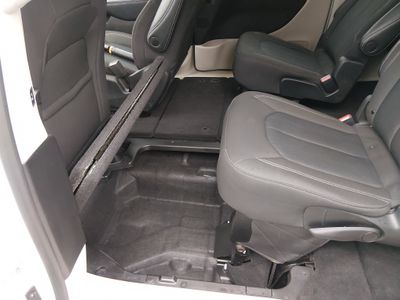 2022 Chrysler Voyager - Photo 21
