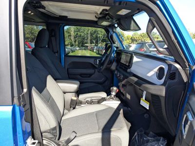 2026 Jeep Wrangler — photo 13 view