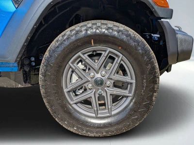 2026 Jeep Wrangler — photo 10 view
