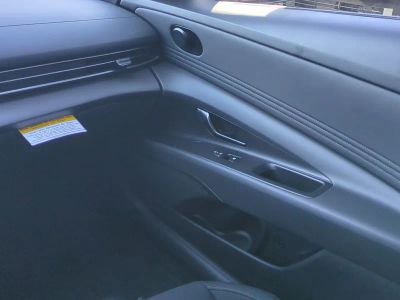 2026 Hyundai ELANTRA — photo 18 view