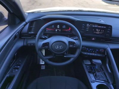 2026 Hyundai ELANTRA — photo 17 view