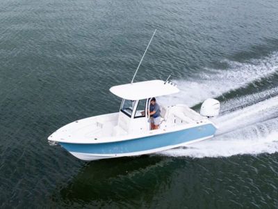 2026 Sea Hunt Ultra 245SE — front three-quarter view