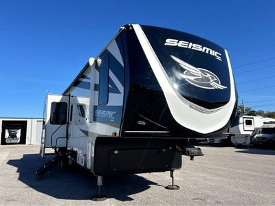 2023 JAYCO SEISMIC - Photo 2