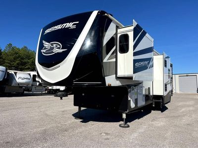 2023 JAYCO SEISMIC - Photo 1