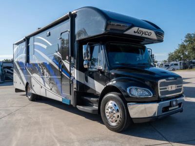 2022 Jayco SENECA - Photo 1
