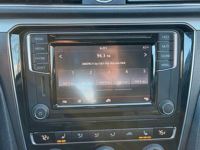 2017 Volkswagen Passat R-Line W/Comfort Pkg - Photo 15