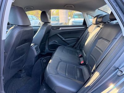 2017 Volkswagen Passat R-Line W/Comfort Pkg - Photo 30