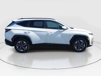 2025 Hyundai Tucson — photo 8 view