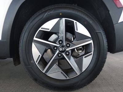 2025 Hyundai Tucson — photo 10 view