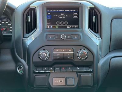 2024 Chevrolet Silverado 1500 — photo 11 view