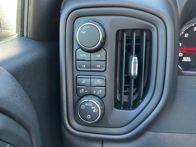 2024 Chevrolet Silverado 1500 — photo 14 view