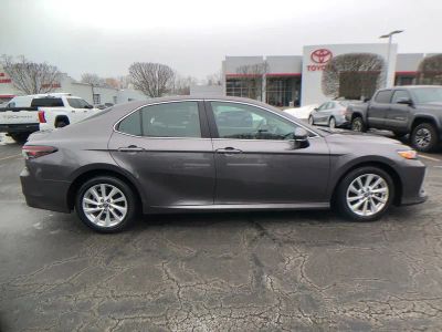 2023 Toyota Camry LE - Photo 3
