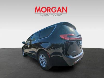 2026 Chrysler Pacifica — photo 7 view