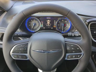 2026 Chrysler Pacifica — photo 37 view