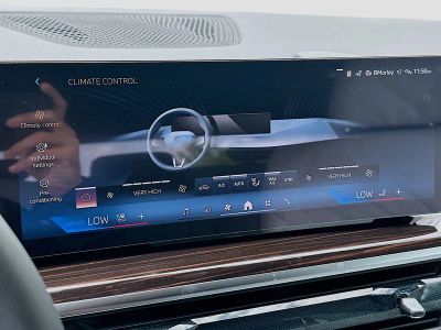 2026 BMW X5 — photo 13 view