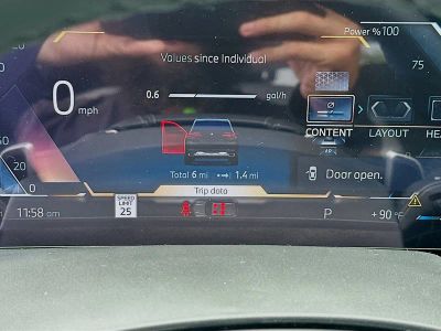 2026 BMW X5 — photo 9 view