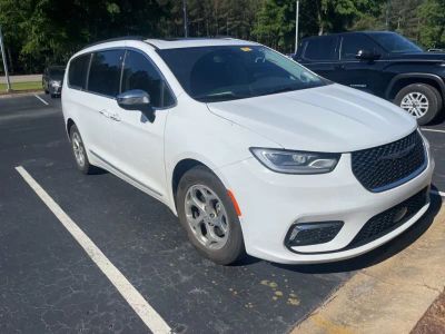 2023 Chrysler Pacifica - Photo 2