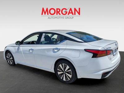2019 Nissan Altima — engine compartment view