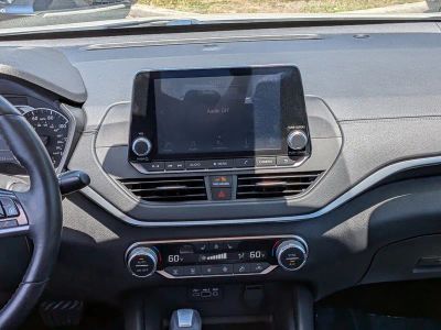 2019 Nissan Altima — photo 19 view